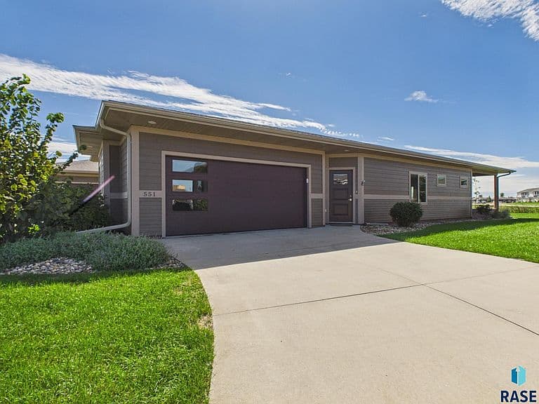 551 Ross St photo 1