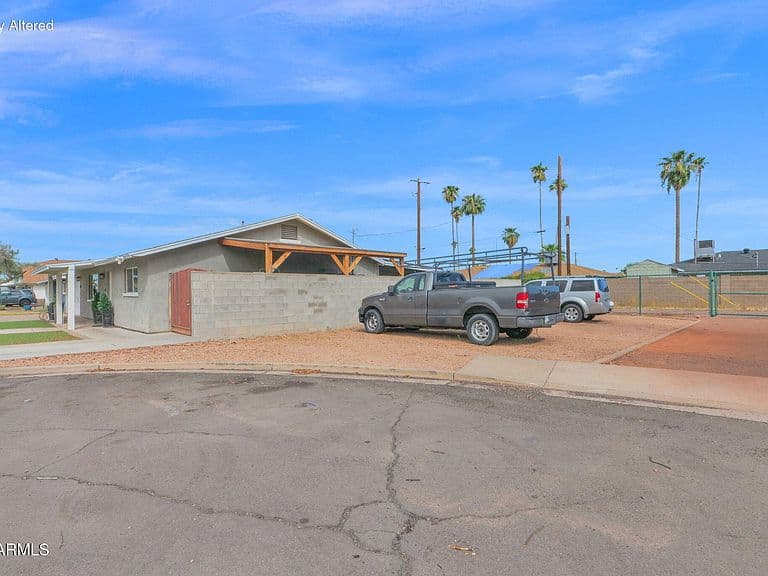 1946 E MARILYN Avenue photo 5