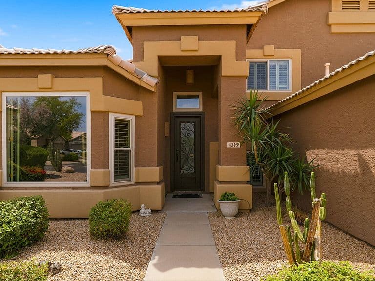 4319 E MORNING VISTA Lane photo 4