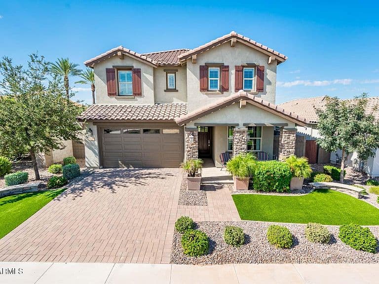 34762 N ARCADIA Drive photo 1