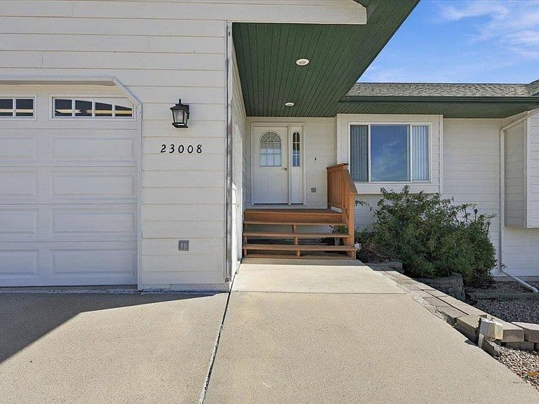23008 Morninglight Dr photo 2