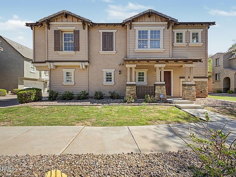 2113 E HUNTINGTON Drive photo 3