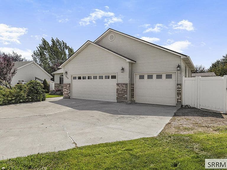 655 W Dove Cir photo 2