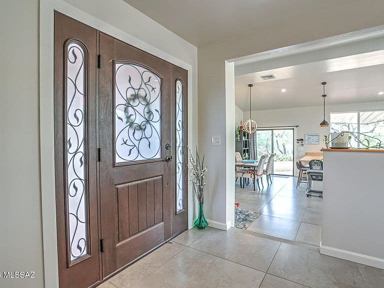 1010 W San Miguel Cir photo 4