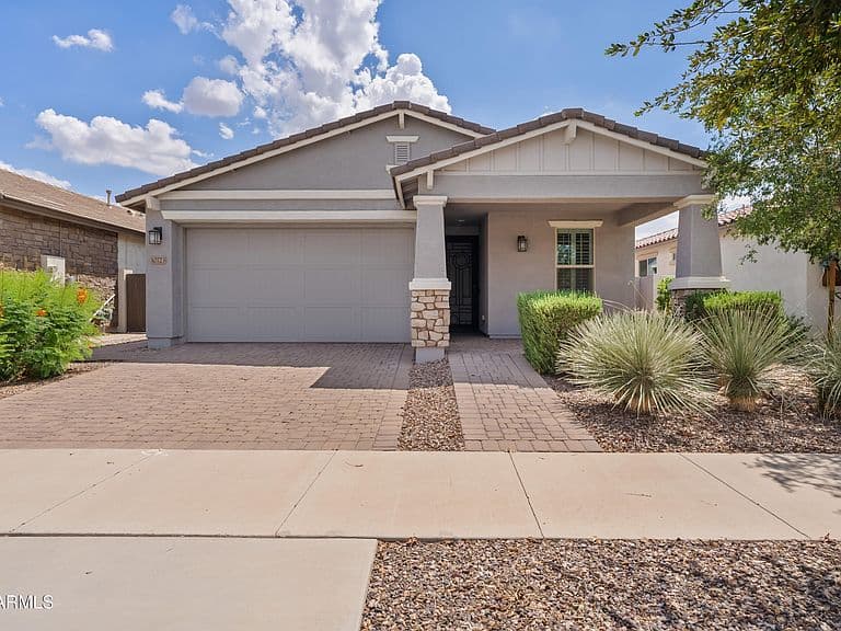 10723 E TWISTER Avenue photo 1