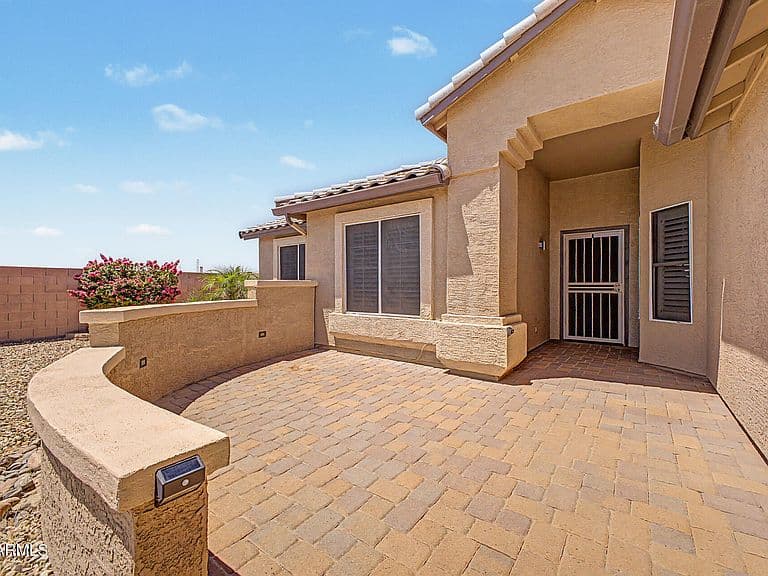 10852 W HARMONY Lane photo 4