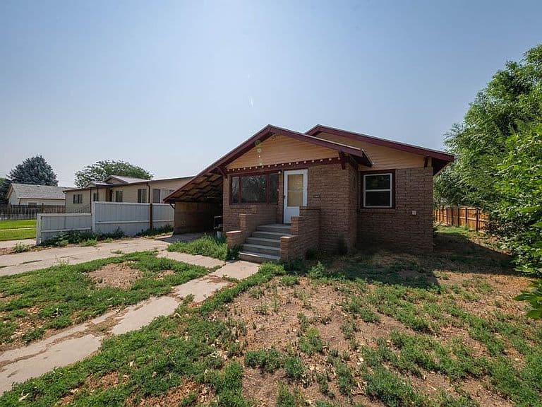 427 6th Ave N photo 1