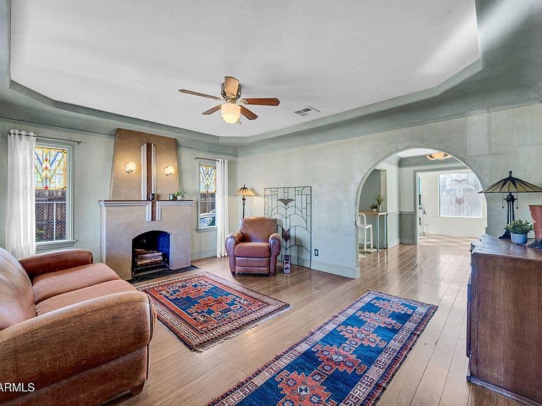 1813 E WILLETTA Street photo 1