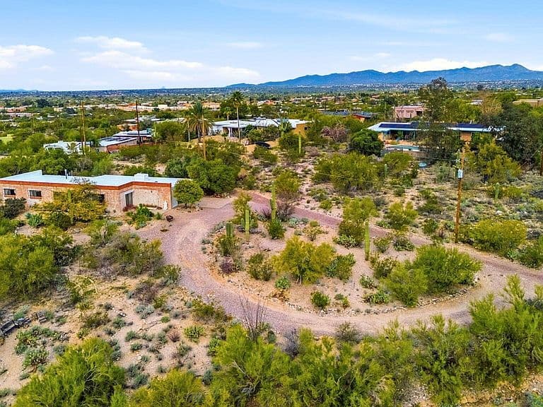 7643 N Andover Dr photo 2