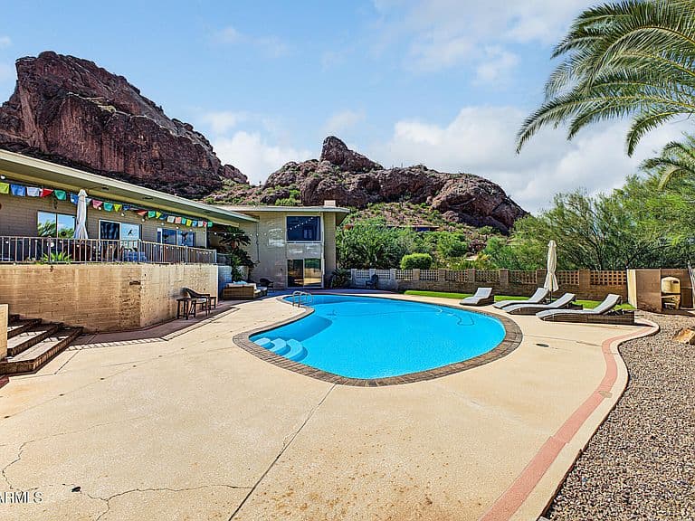 5238 E PALO VERDE Drive photo 2