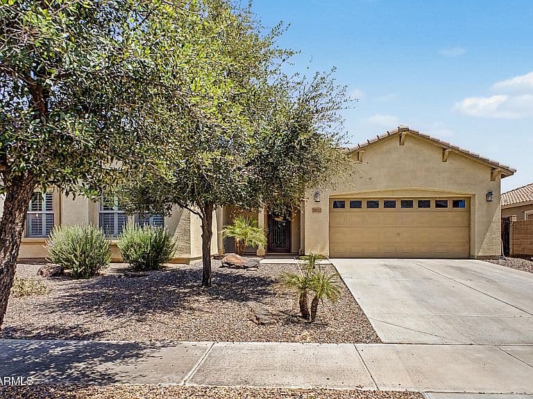 2922 E ELEANA Lane photo 1