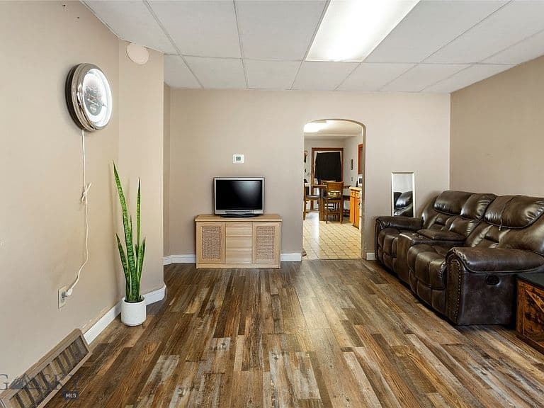 422 Virginia St photo 5