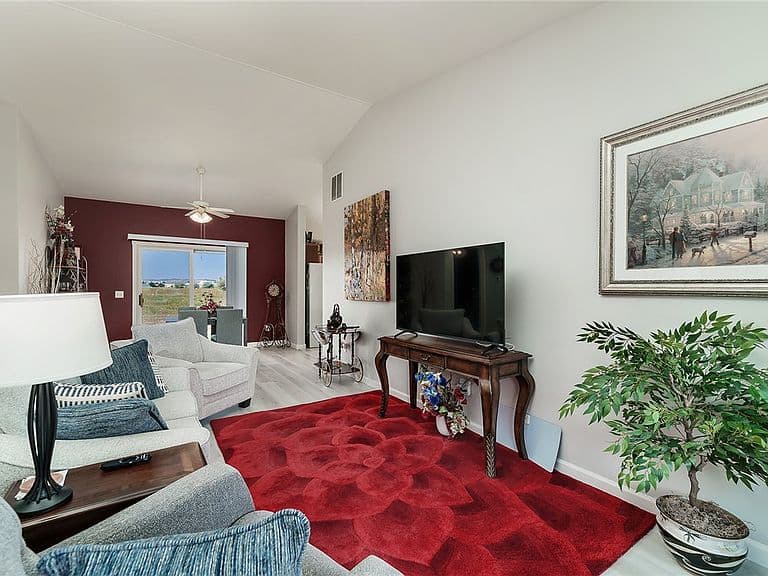 3359 Crater Lake Ave APT 4 photo 4