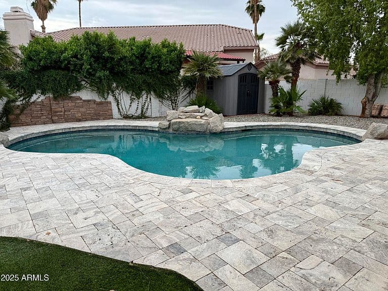 1247 E SUNSET Drive photo 2