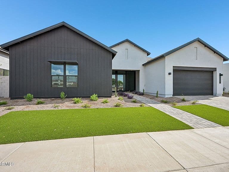 2451 E AQUARIUS Place photo 2