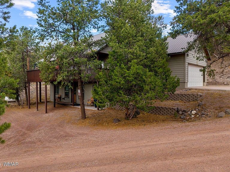 349 Crest Dr photo 3