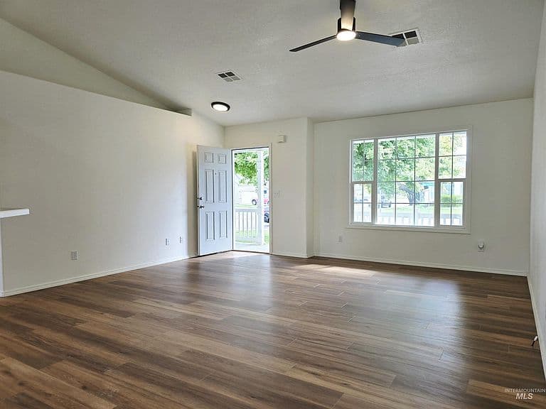 2111 N Sparrow Hawk Ave photo 4