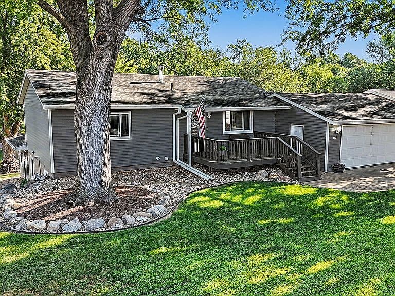 312 Oak Ave photo 1