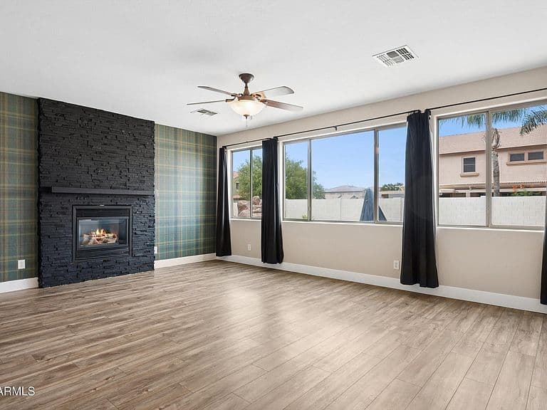 18430 E ASHRIDGE Drive photo 2
