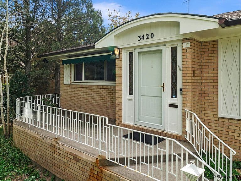 3420 Capitol Ave photo 2