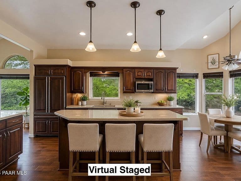 1710 N Gilmer Hts photo 4