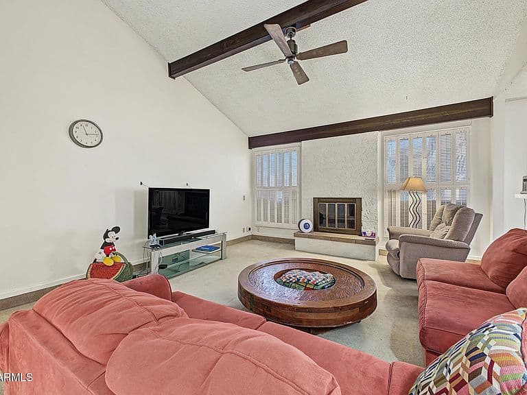 1200 W LAREDO Street photo 4