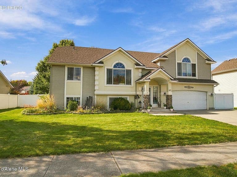 8175 N Salmonberry Loop photo 1