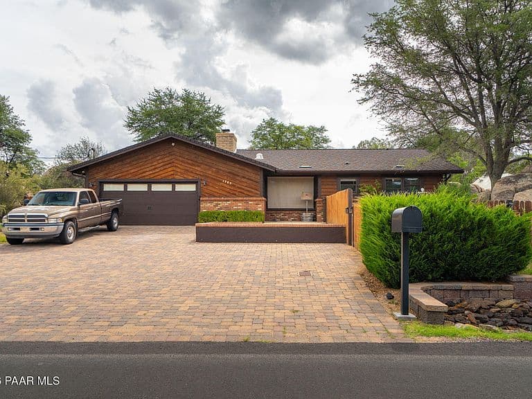1765 Meadowridge Rd photo 1