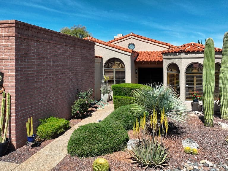 2570 W Ben Hogan Dr photo 3
