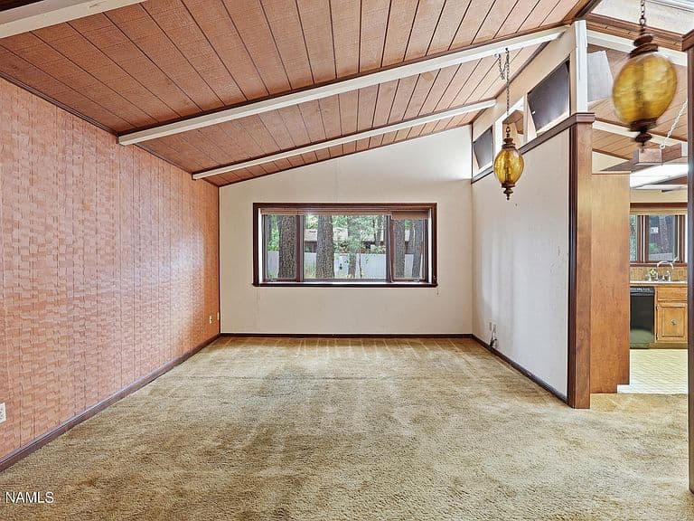 218 N Circle Dr photo 5
