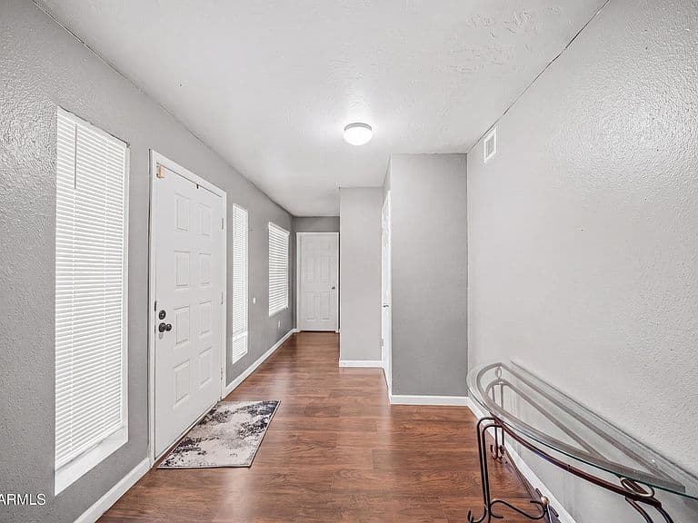 10122 W Turney Avenue photo 4