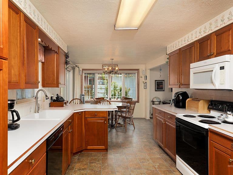 10822 W Bodley St photo 3
