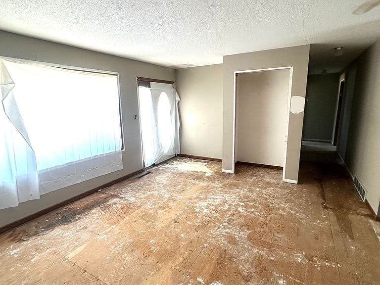 2415 E Wls photo 5