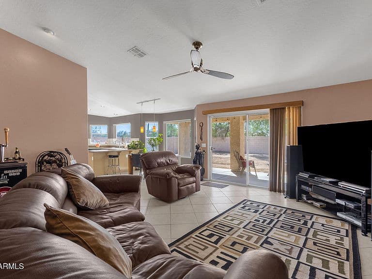 4908 E DUANE Lane photo 5