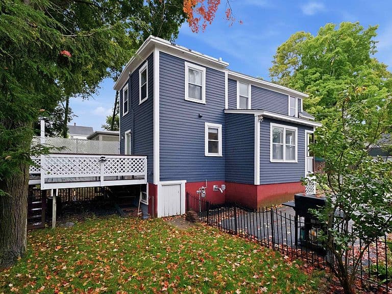12 Perry Avenue photo 4