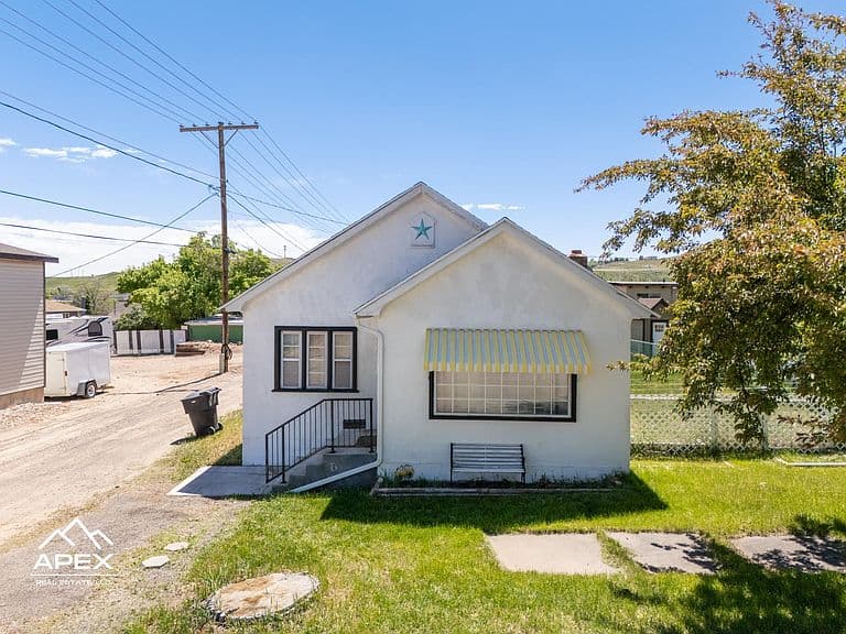 625 7th St photo 5