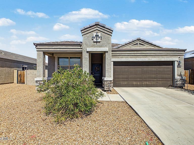 25590 W SAMANTHA Way photo 1