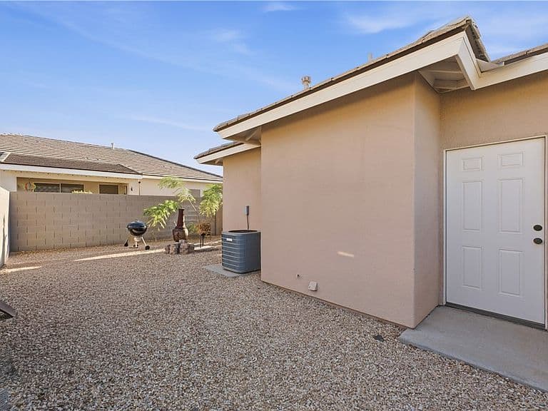 2392 Graystone Drive photo 5