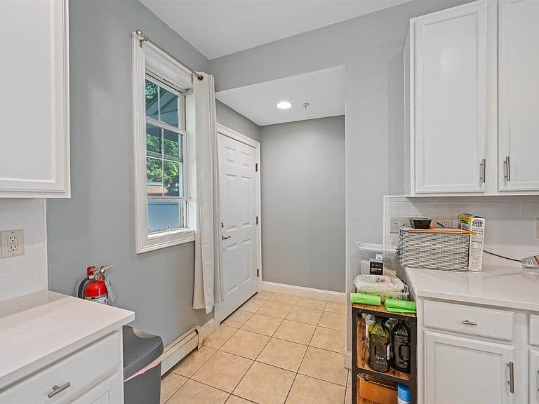 1044 North Avenue #8 photo 5