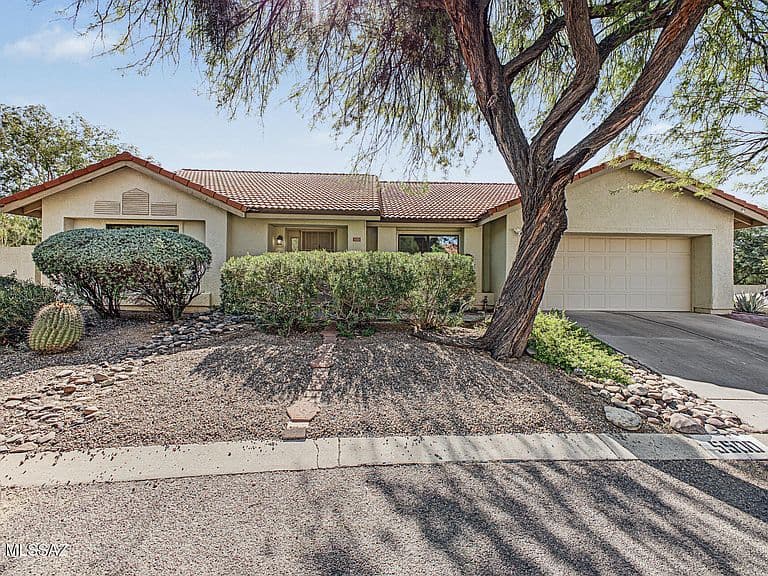 5500 N Waterfield Dr photo 1