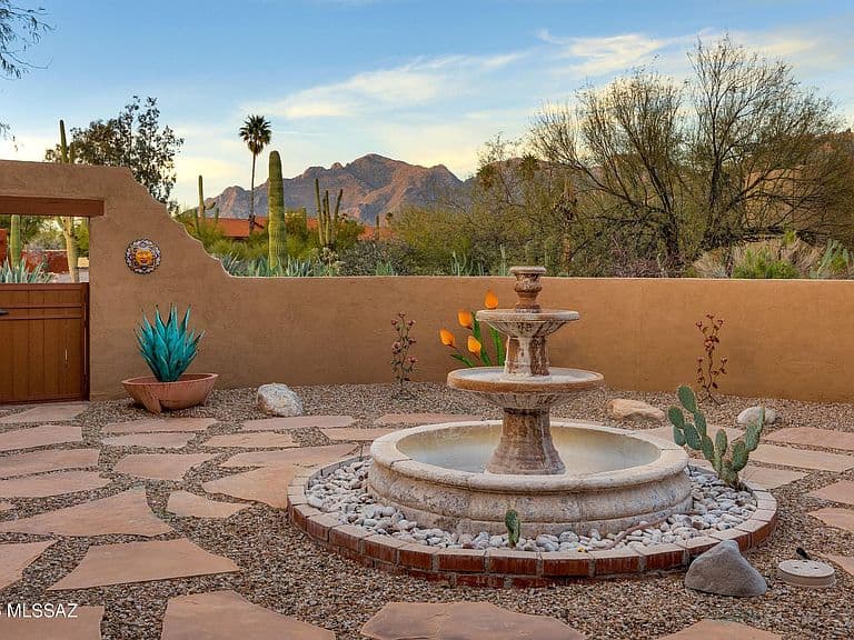 5716 N Camino Arturo photo 2