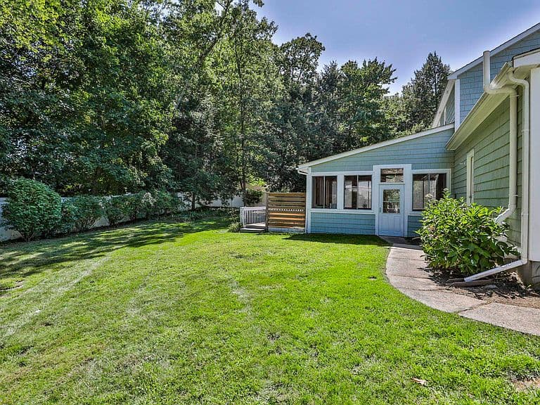 5 Meredith Drive photo 4