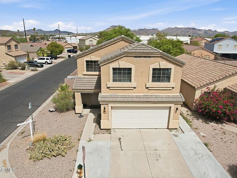 10826 E AZALEA Avenue photo 2