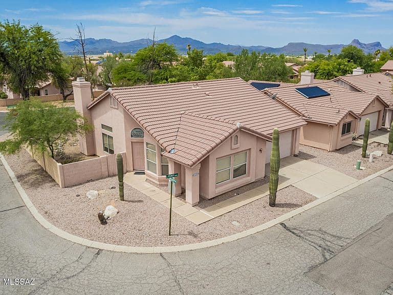 3711 W Pony Trl photo 3