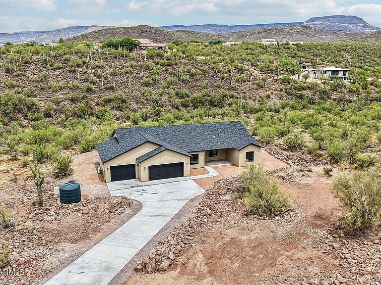 2246 E MANANA Road photo 1