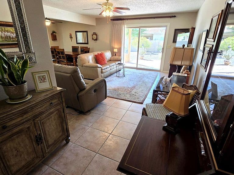 10521 E ELMHURST Drive photo 3