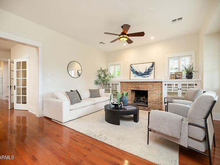 69 W LYNWOOD Street photo 4