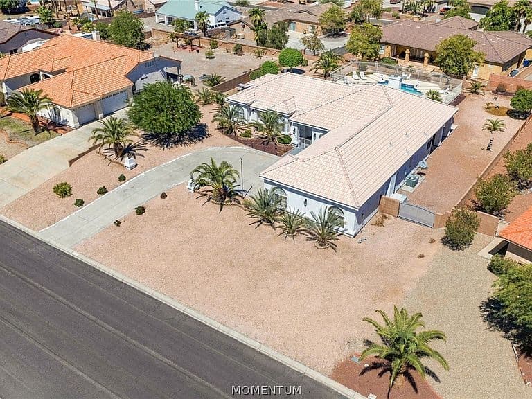 2875 Cresthill Drive photo 4