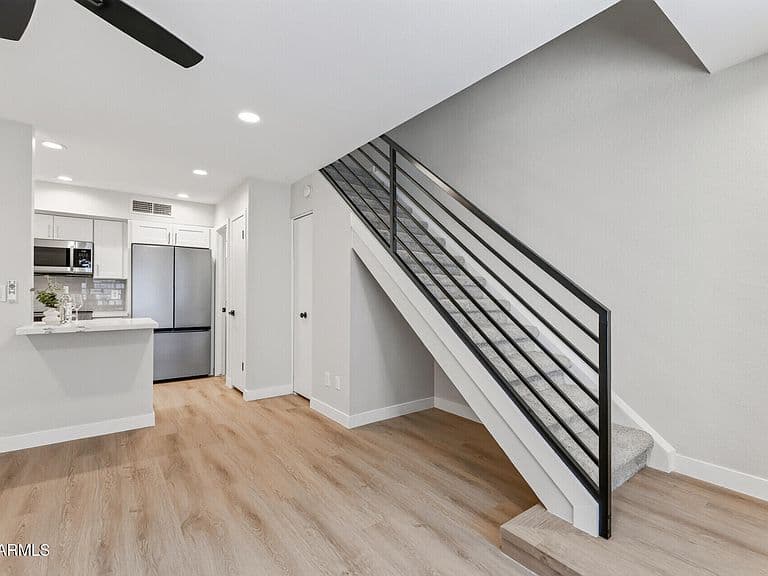 4608 W MARYLAND Avenue #130 photo 5