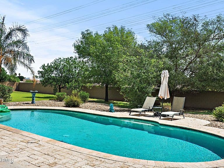 241 S Equestrian Court photo 2